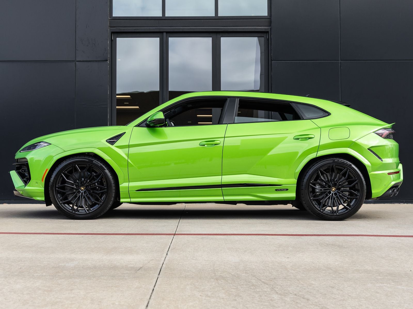 2025 Lamborghini Urus SE