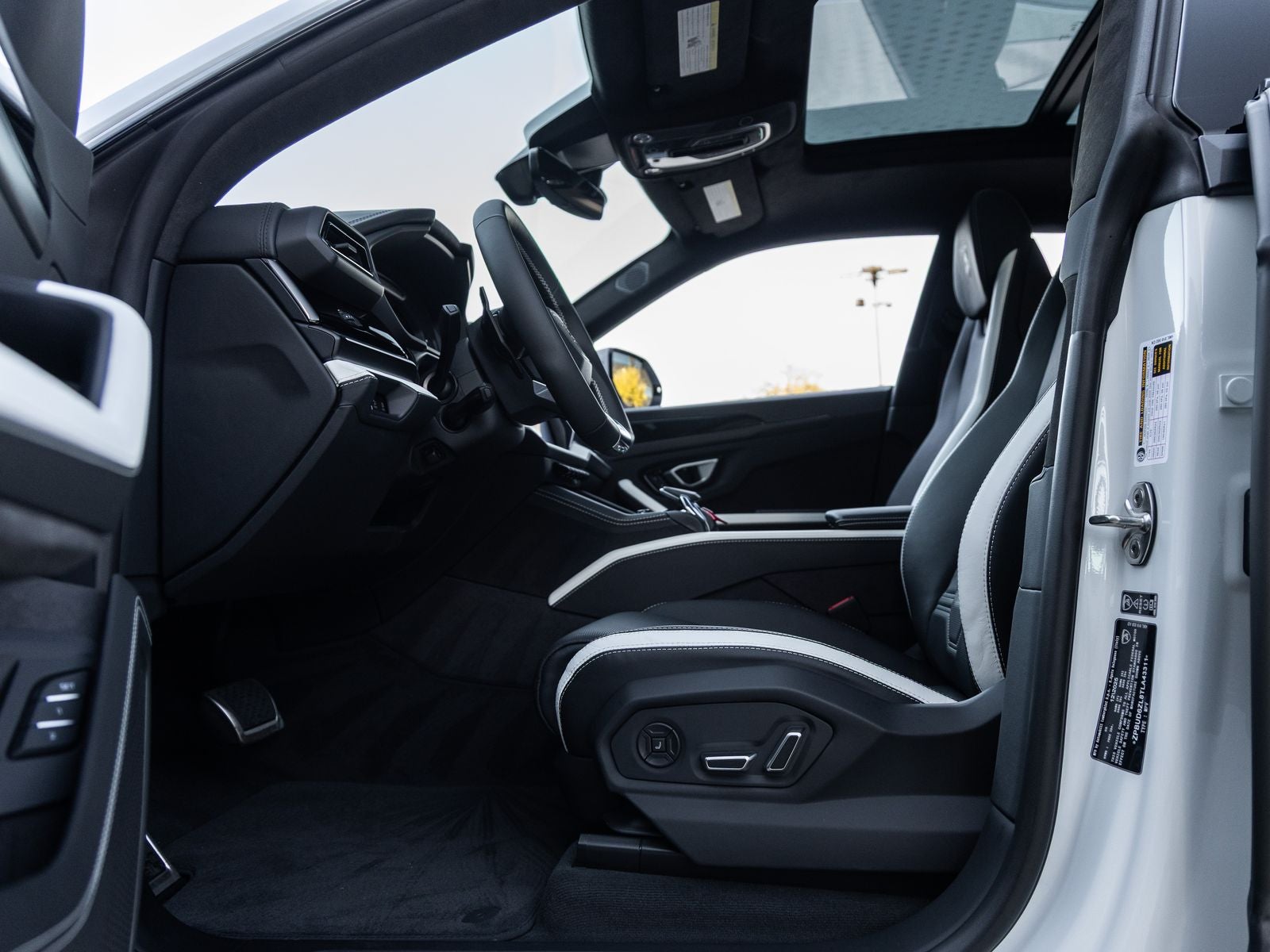 2026 Lamborghini Urus SE