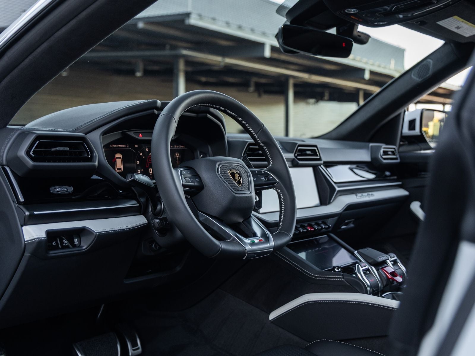 2026 Lamborghini Urus SE