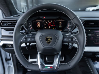 2026 Lamborghini Urus SE