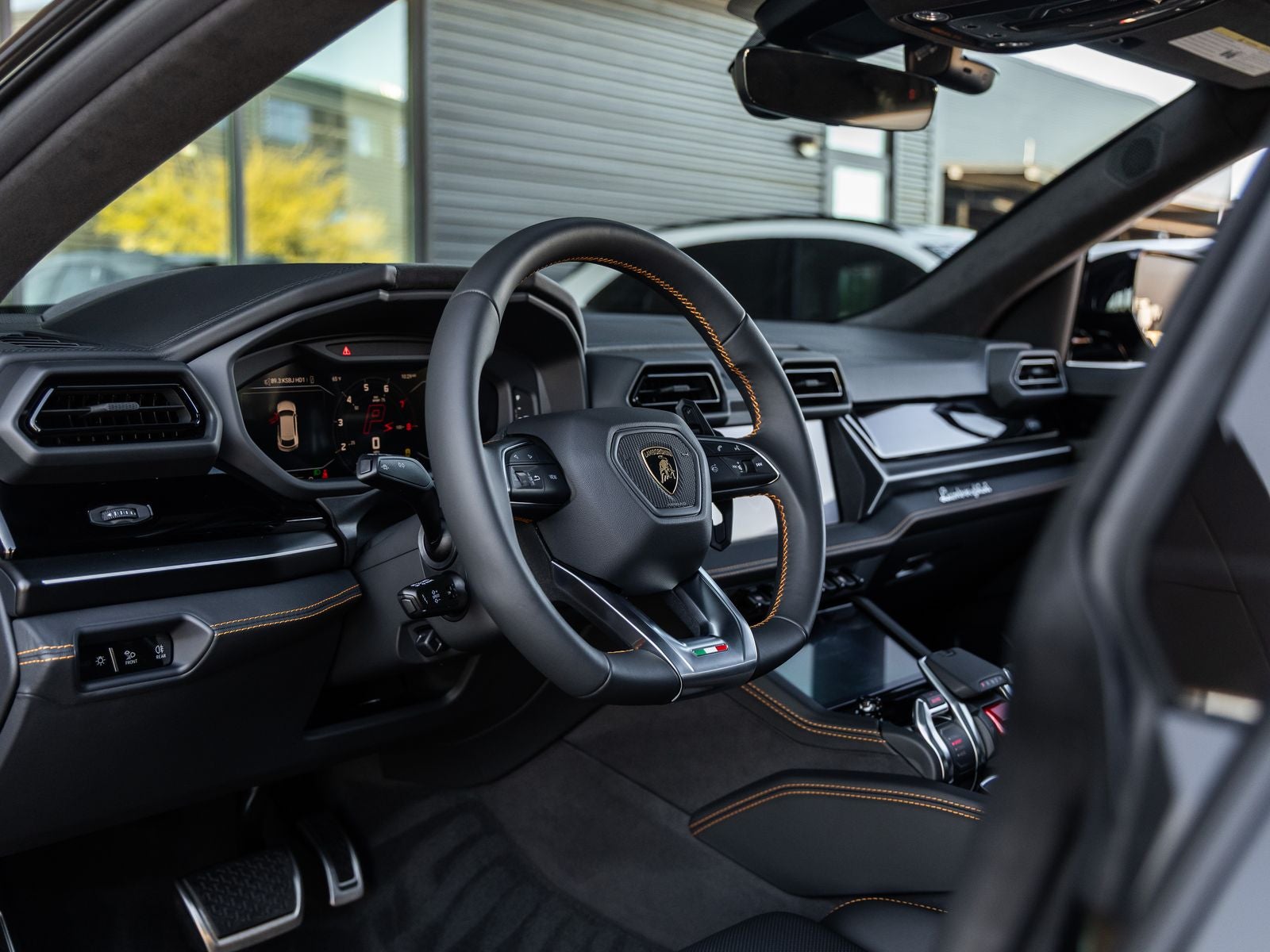 2026 Lamborghini Urus SE