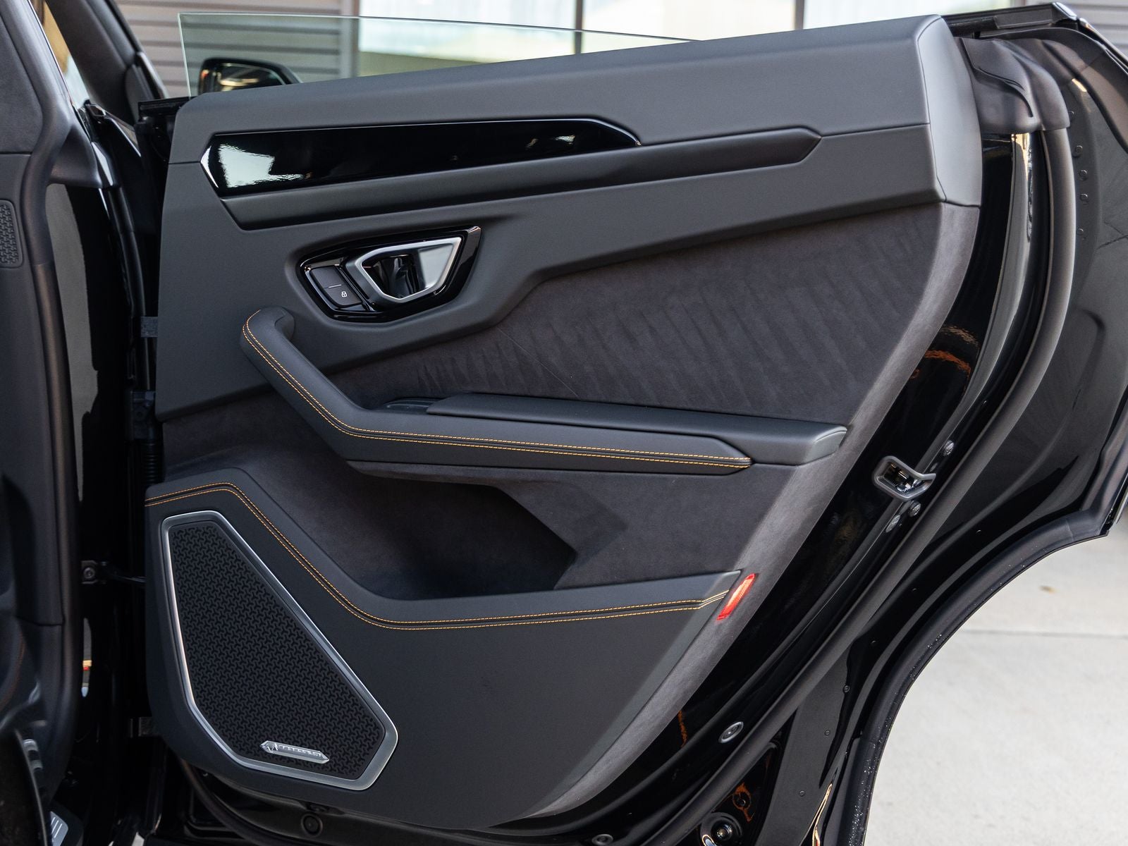 2026 Lamborghini Urus SE