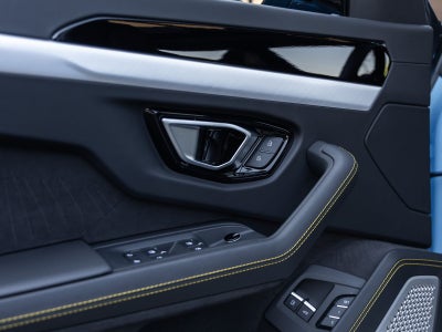 2026 Lamborghini Urus SE