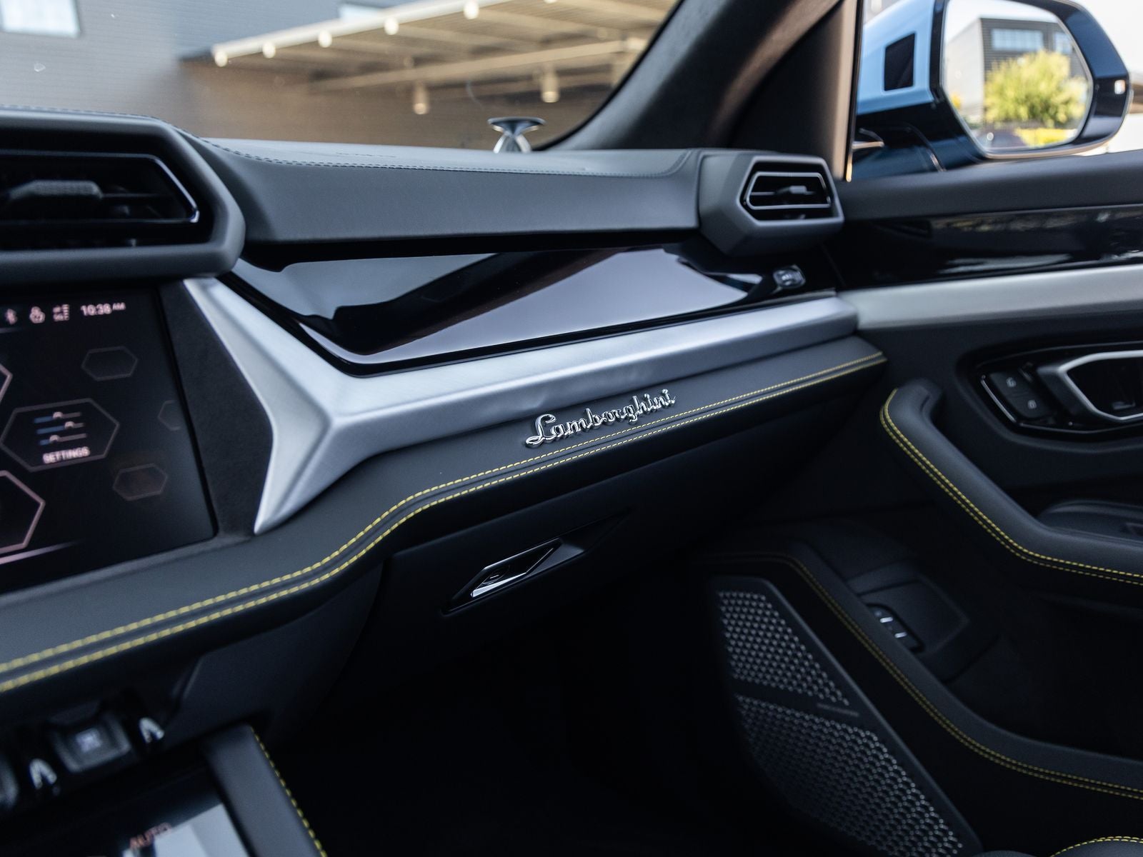 2026 Lamborghini Urus SE