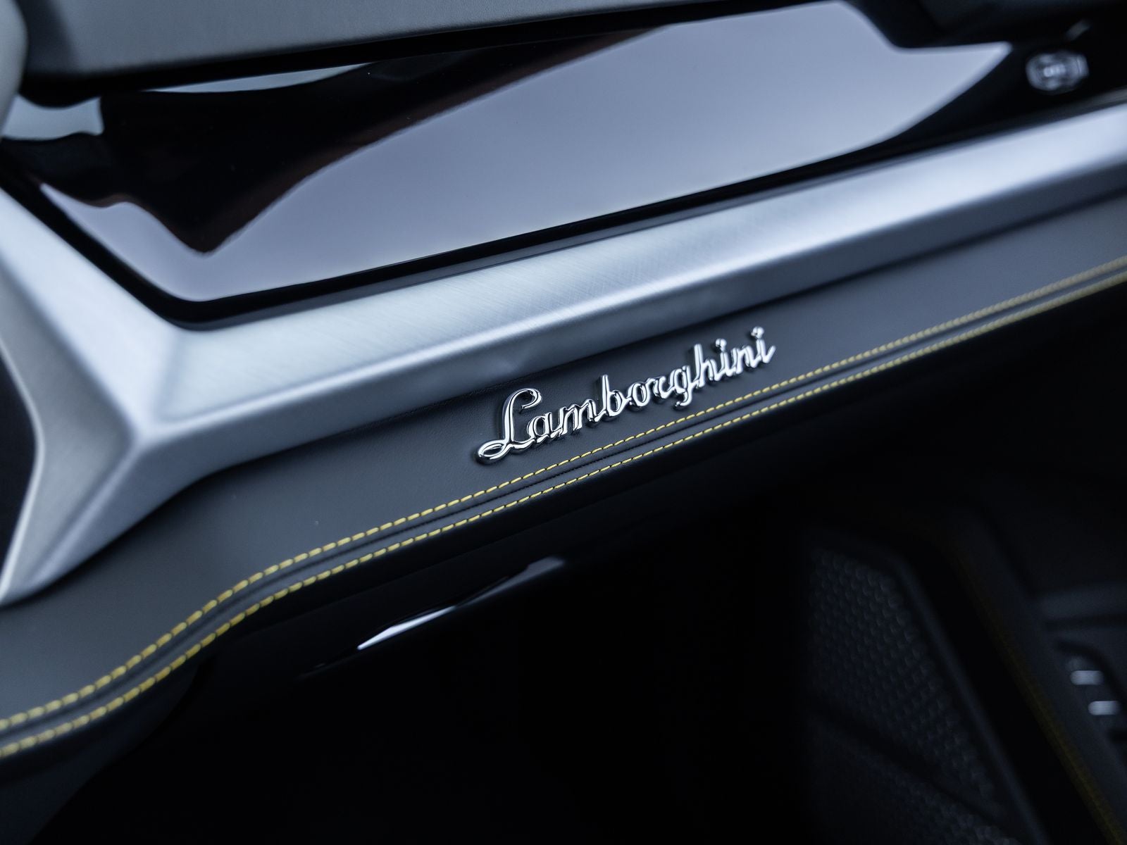 2026 Lamborghini Urus SE
