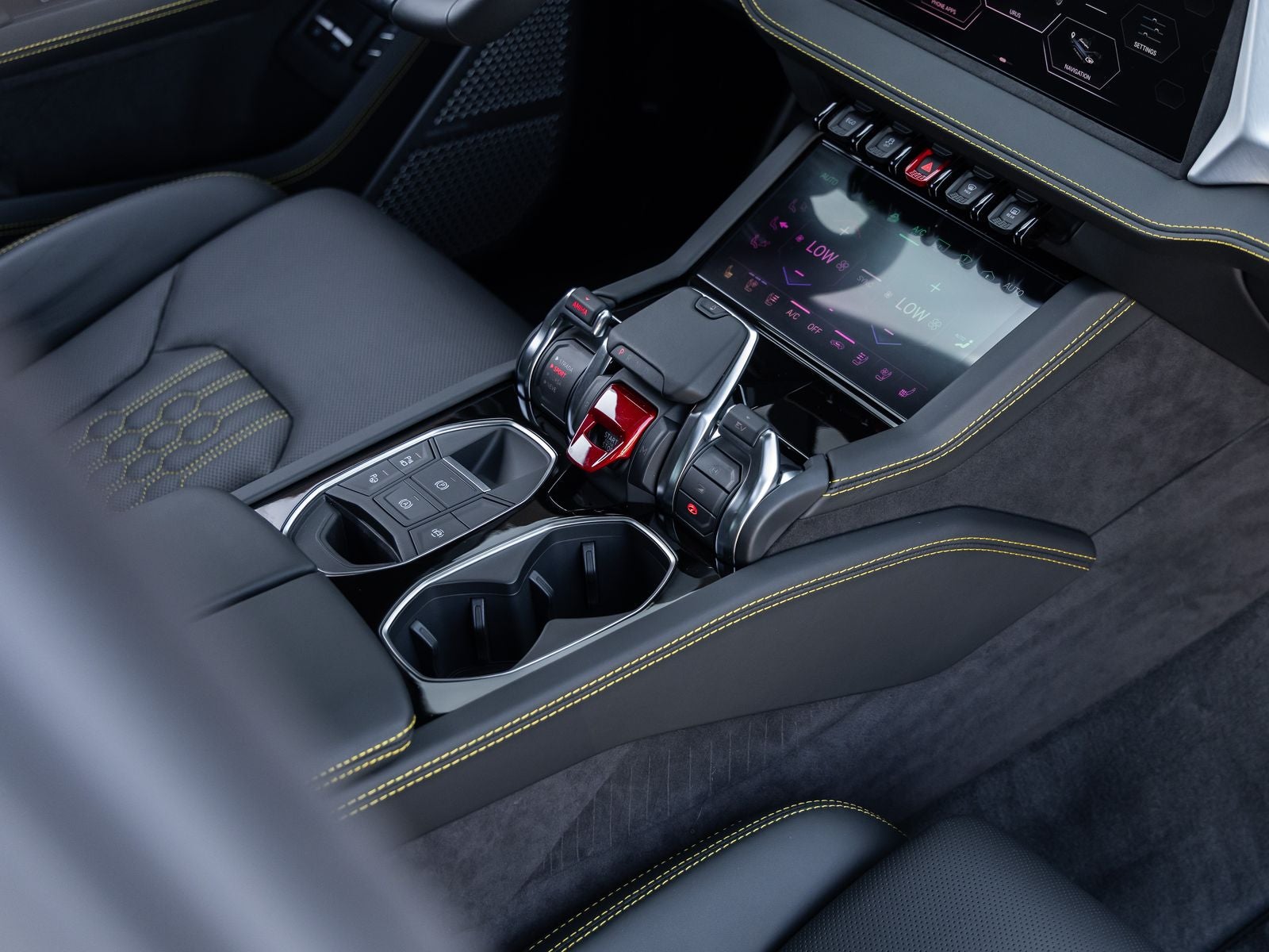 2026 Lamborghini Urus SE