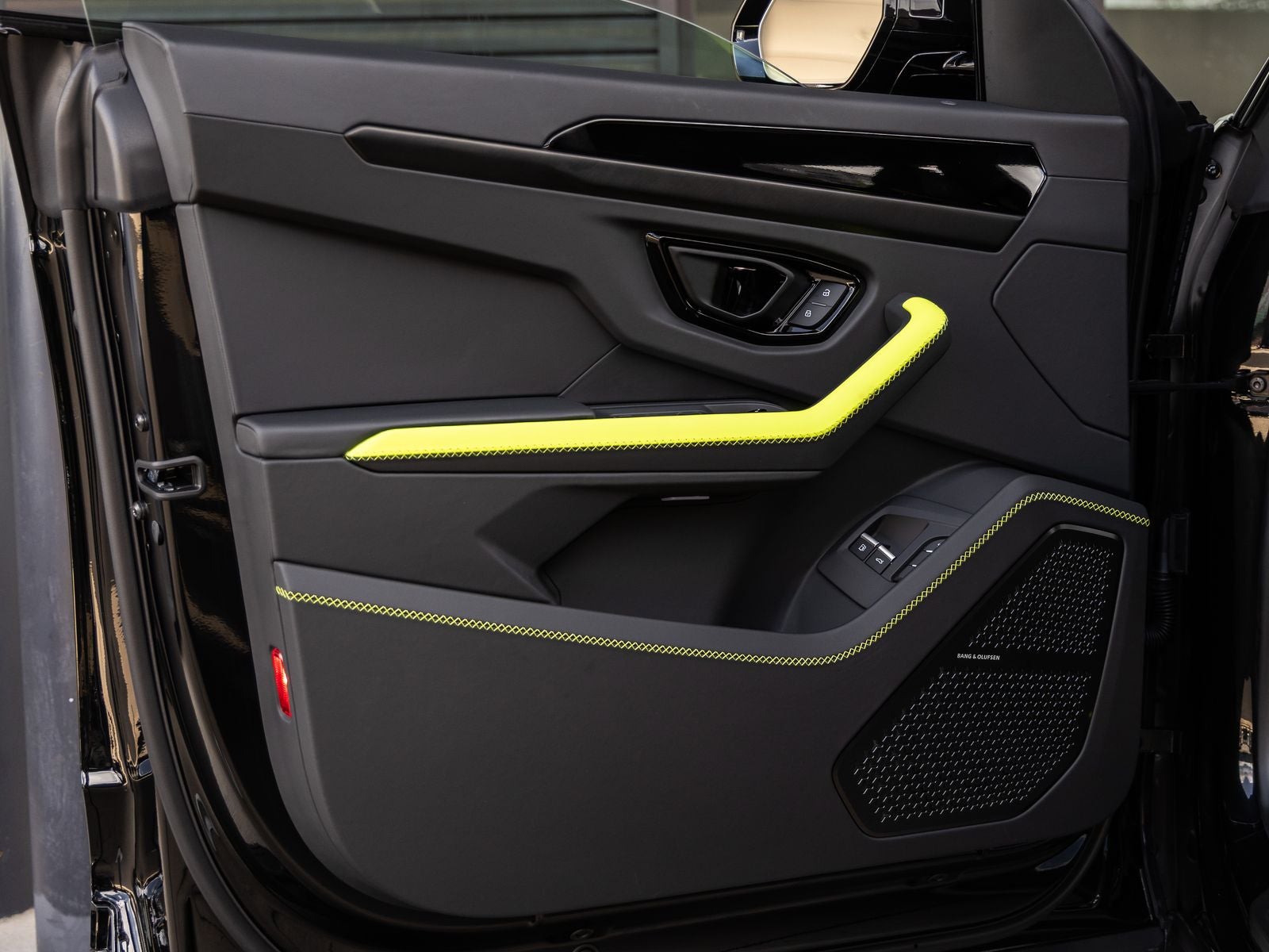 2026 Lamborghini Urus SE