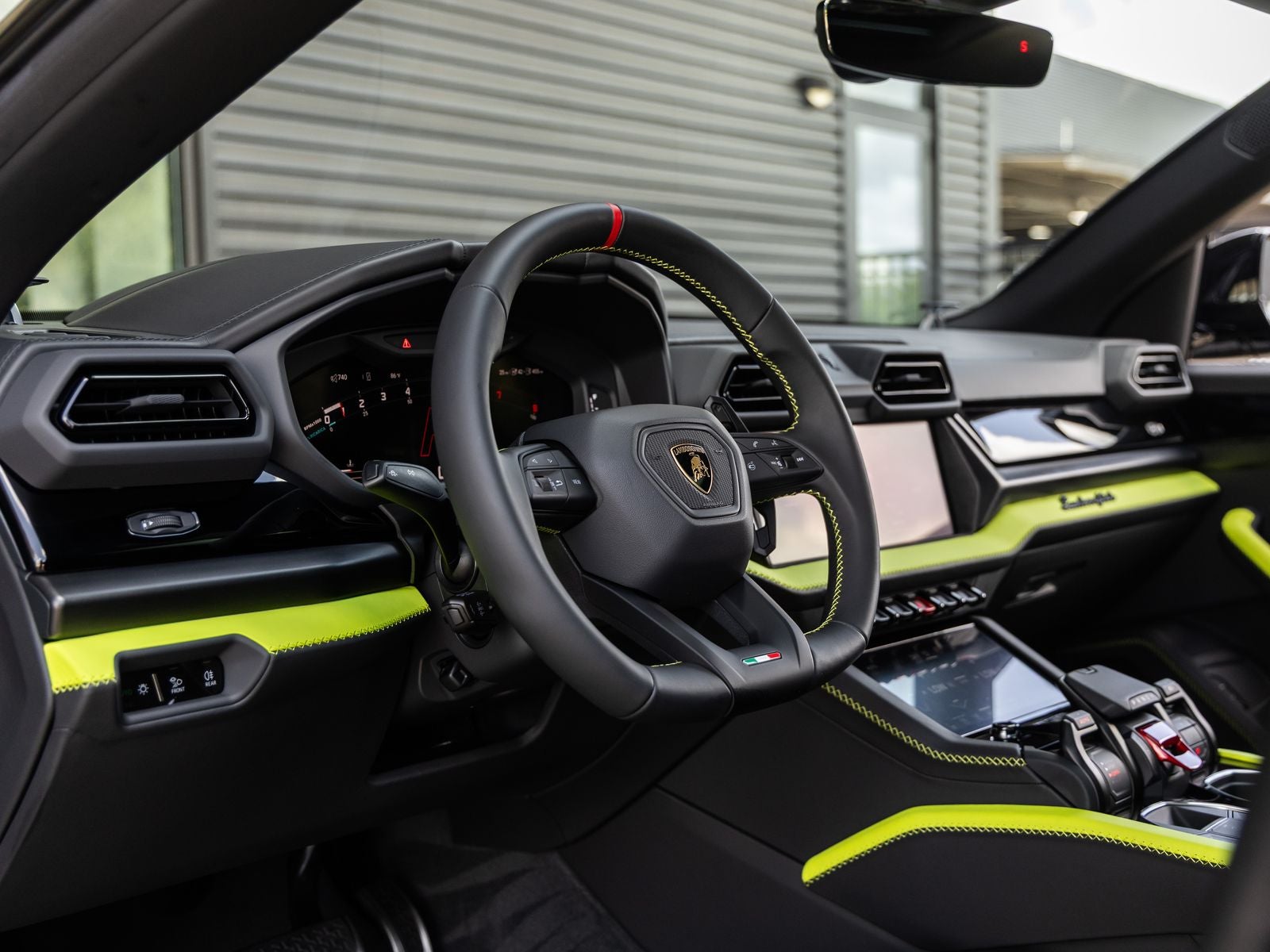 2026 Lamborghini Urus SE
