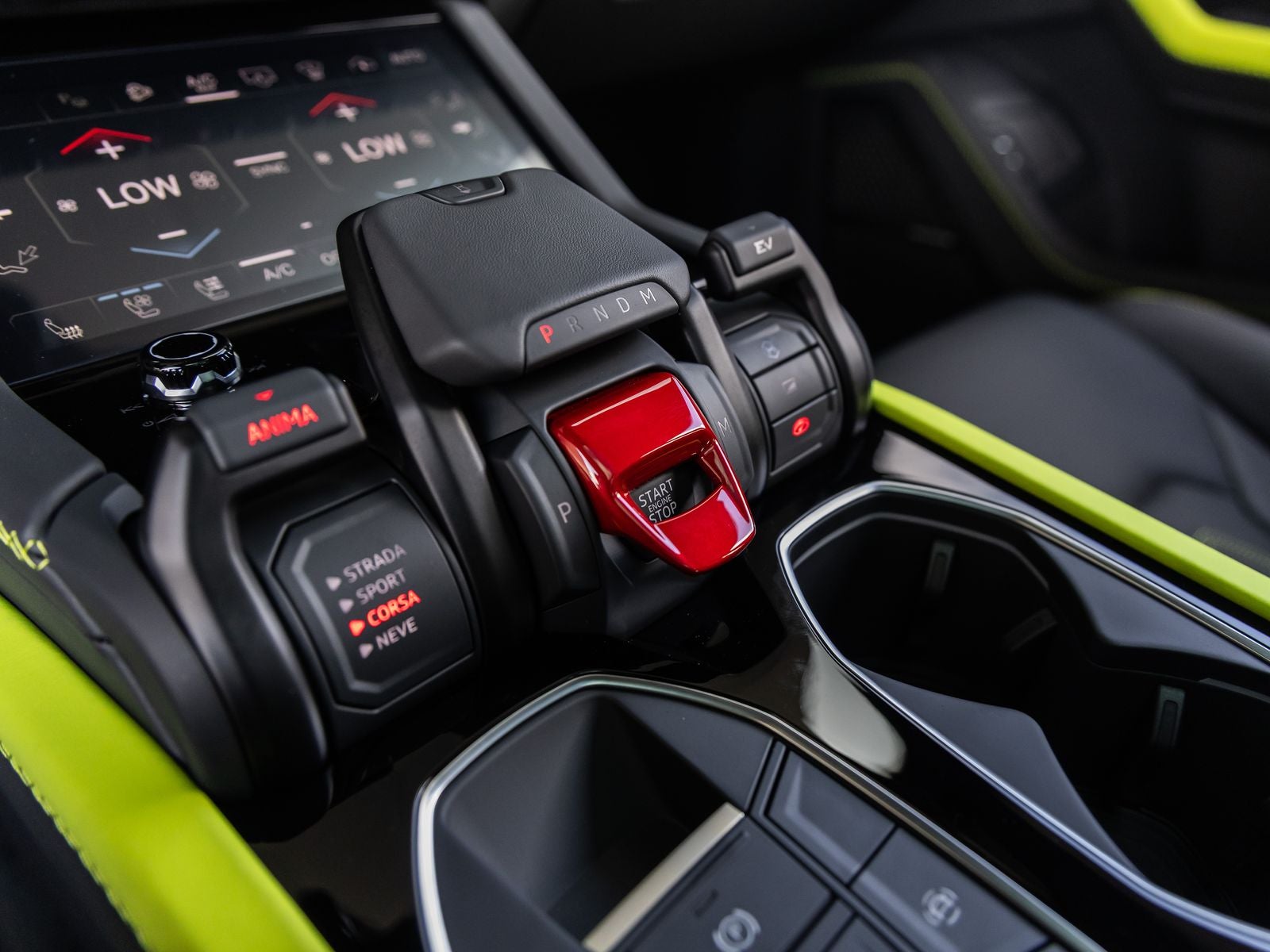 2026 Lamborghini Urus SE