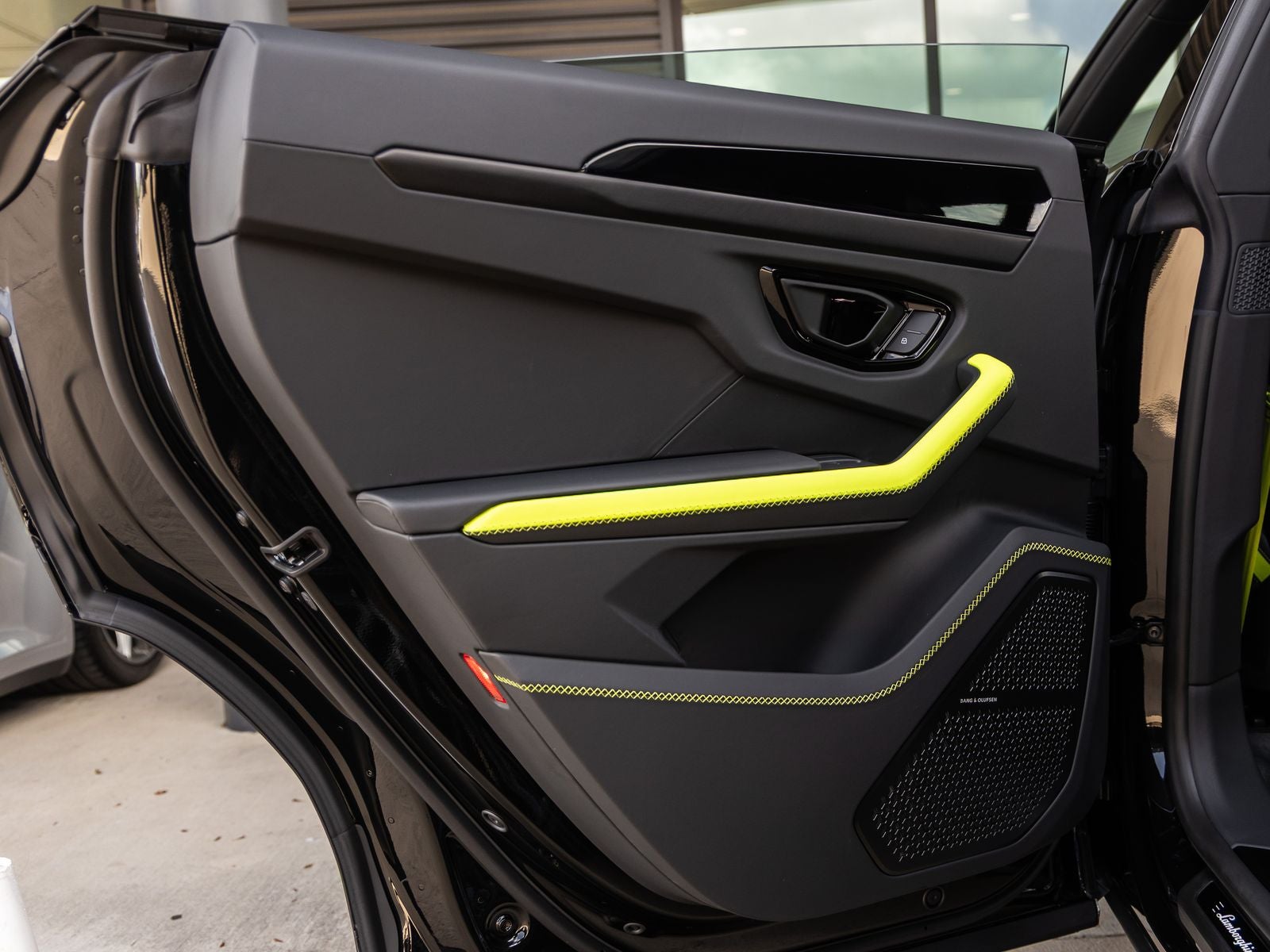 2026 Lamborghini Urus SE