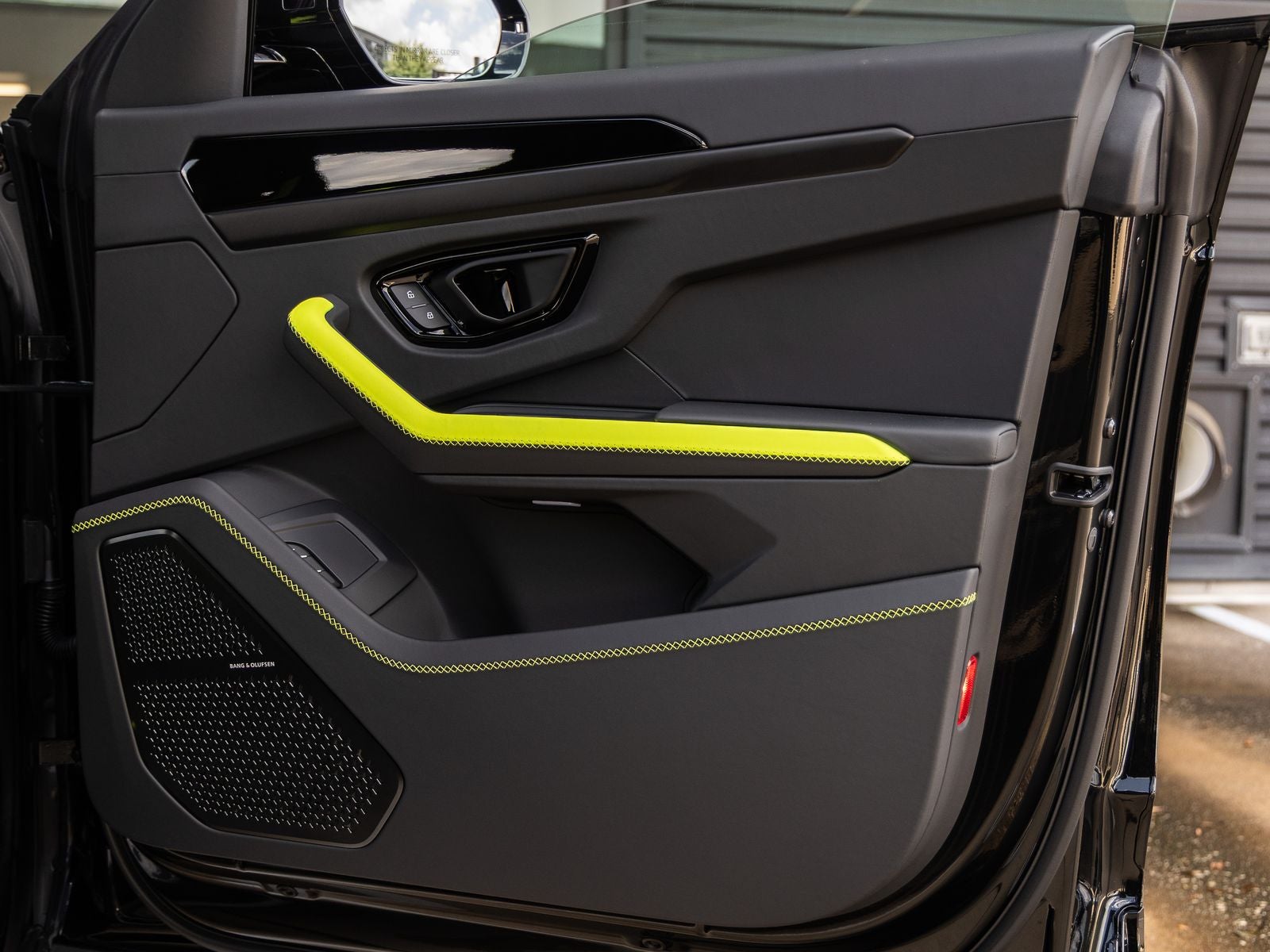 2026 Lamborghini Urus SE