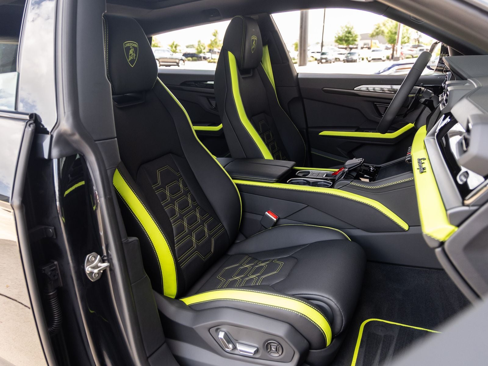 2026 Lamborghini Urus SE