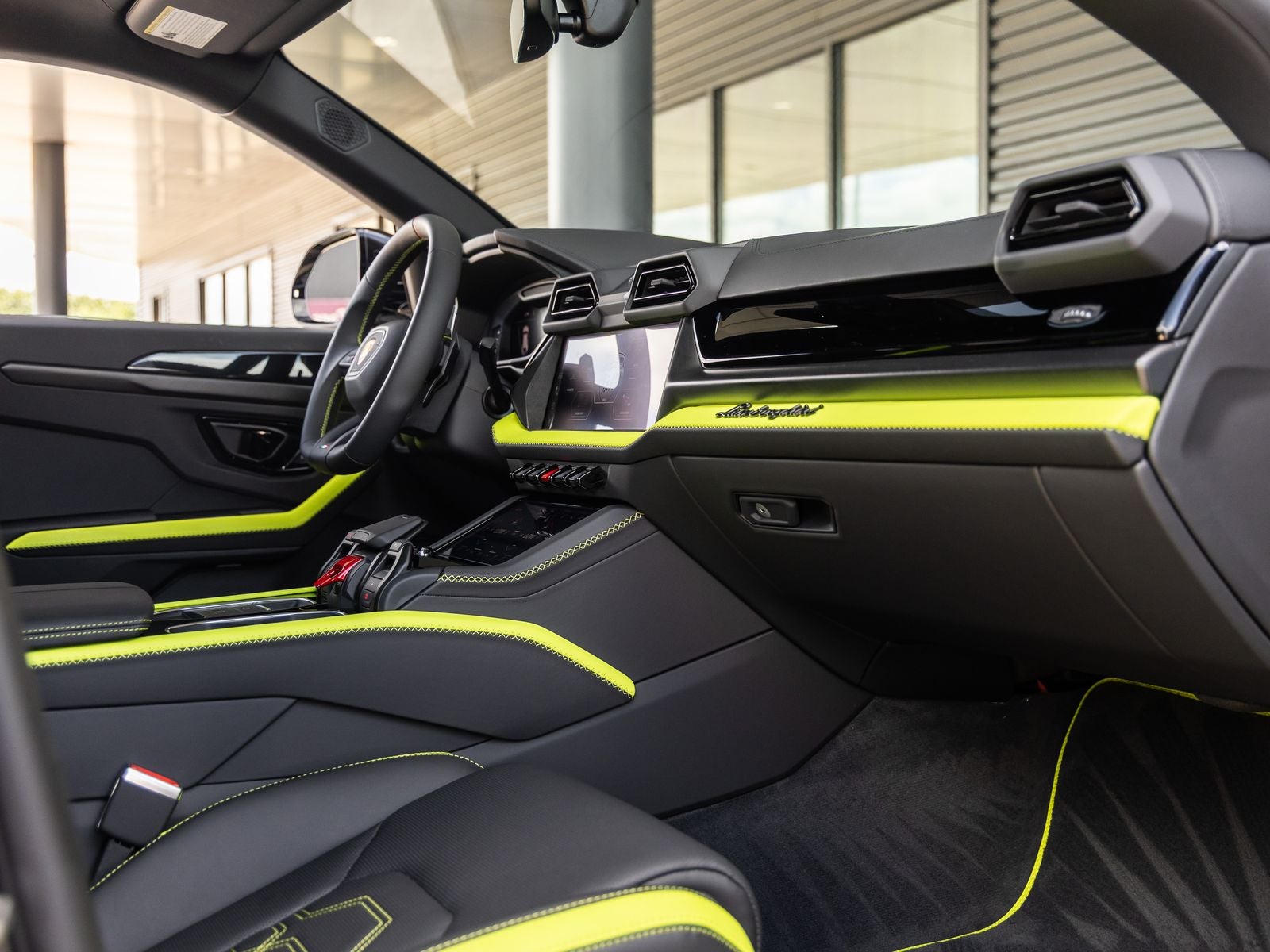 2026 Lamborghini Urus SE