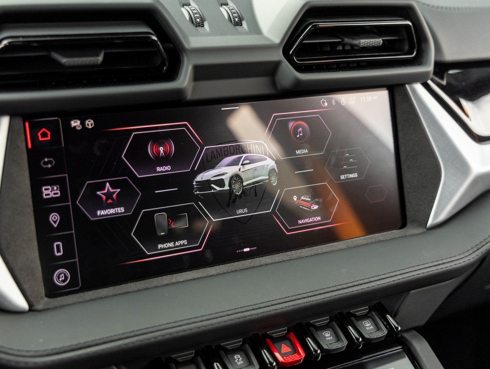 2025 Lamborghini Urus SE