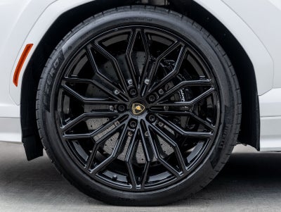 2025 Lamborghini Urus SE