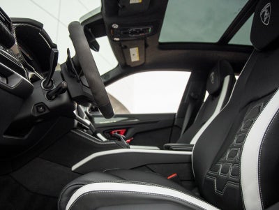 2025 Lamborghini Urus SE