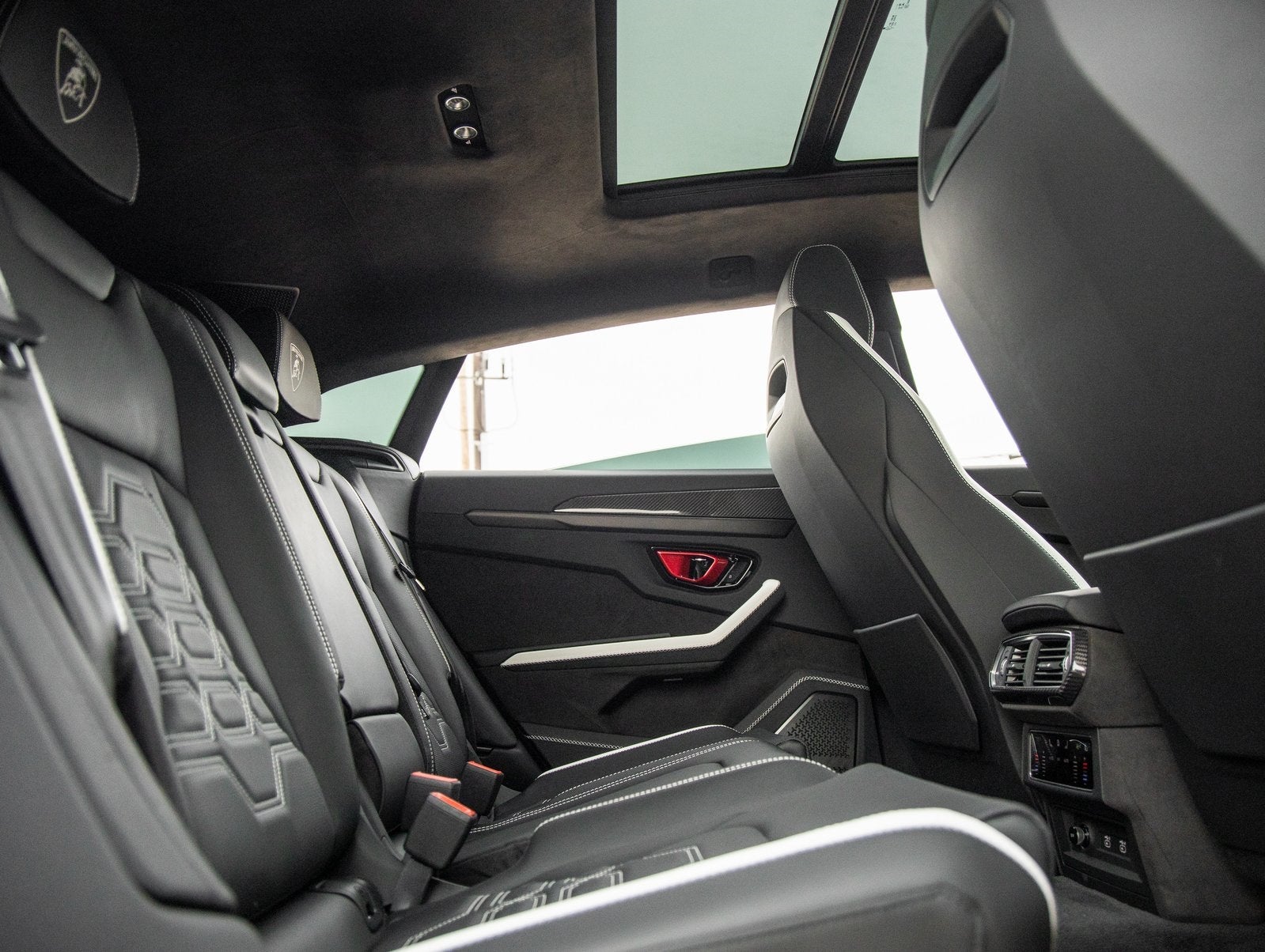 2025 Lamborghini Urus SE