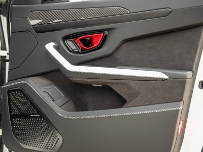 2025 Lamborghini Urus SE