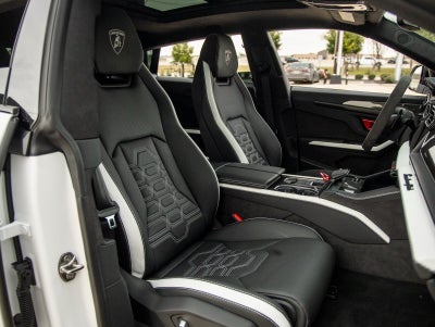 2025 Lamborghini Urus SE