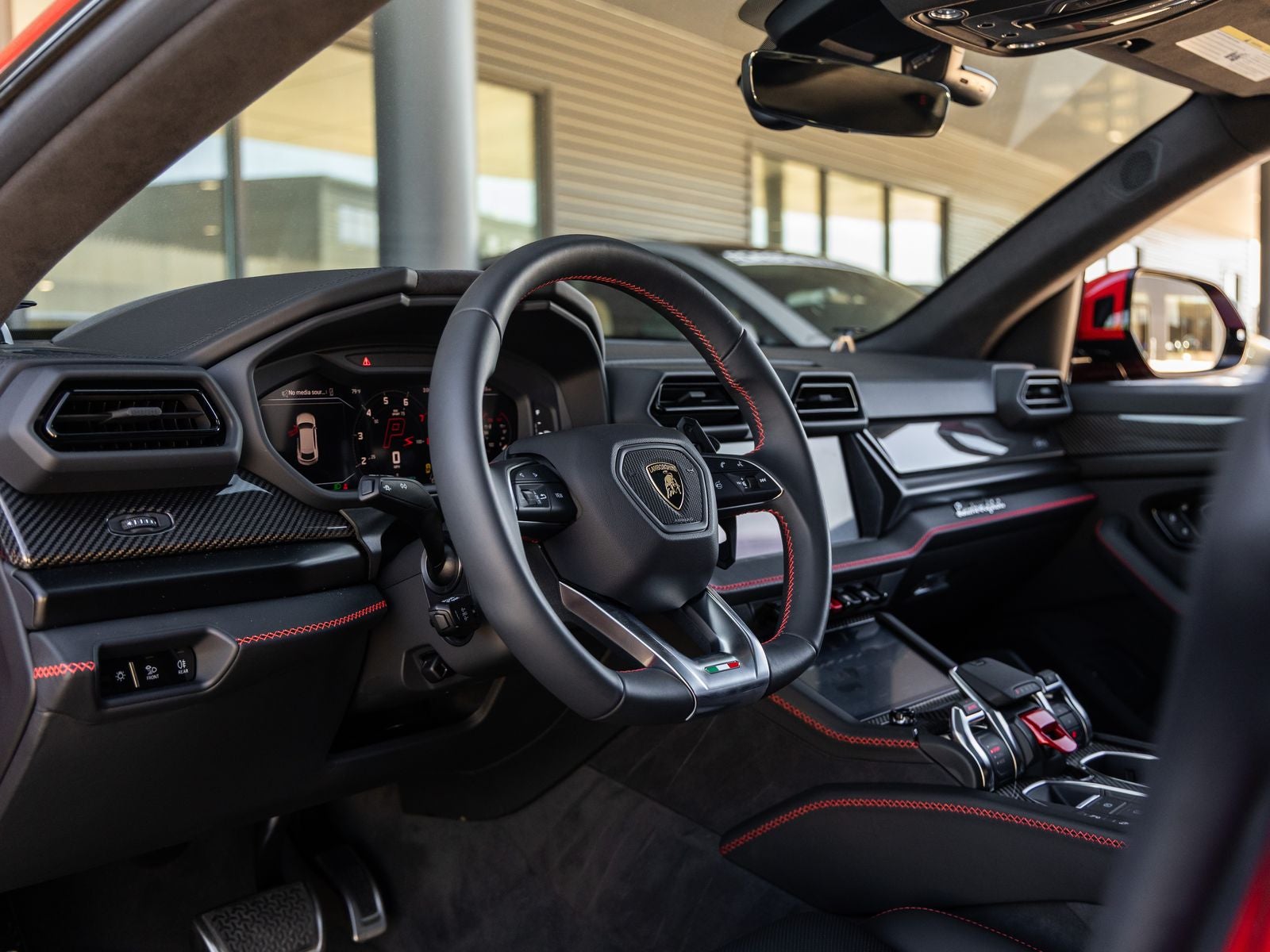 2026 Lamborghini Urus SE