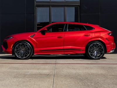 2026 Lamborghini Urus SE