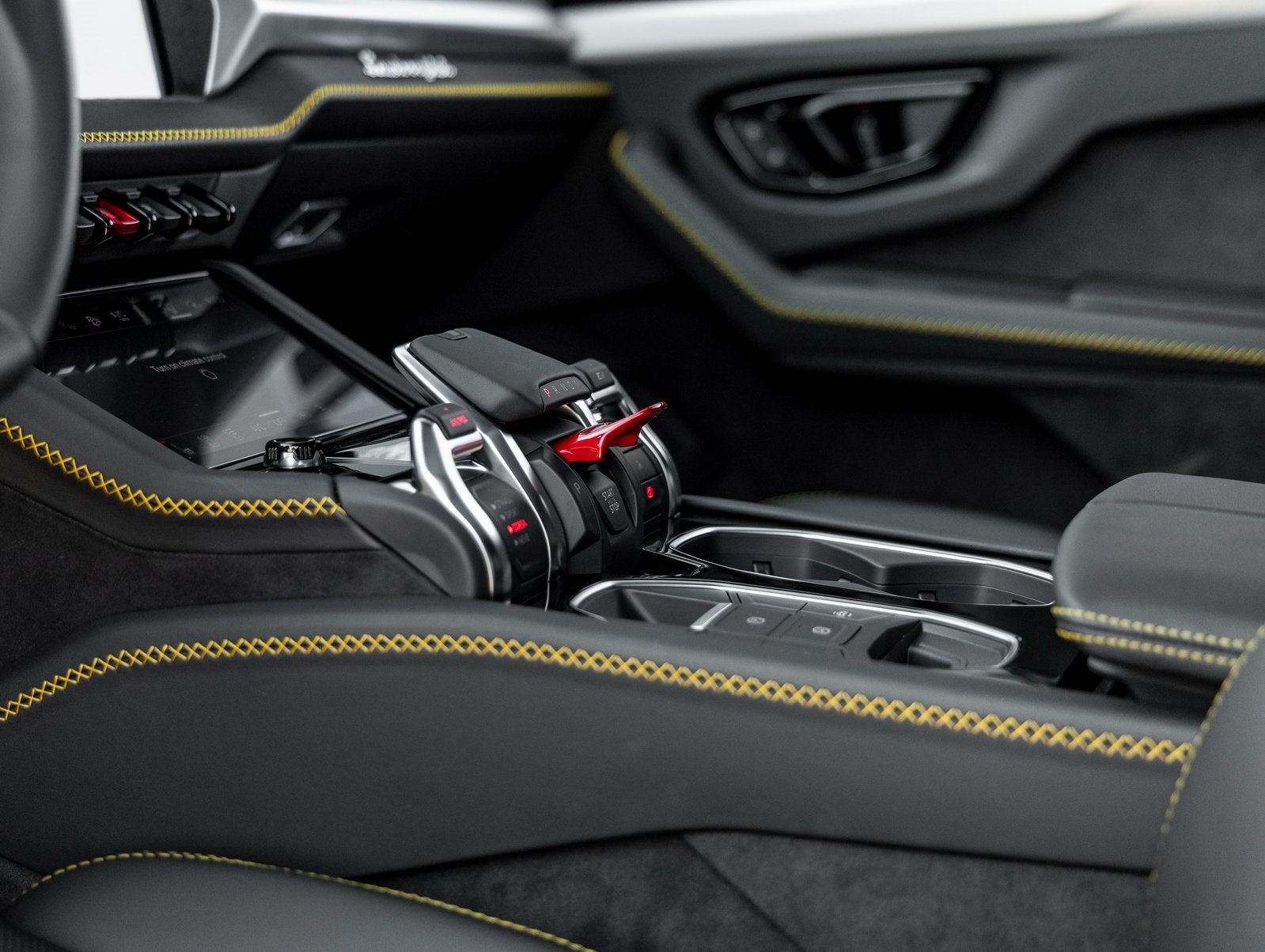 2026 Lamborghini Urus SE