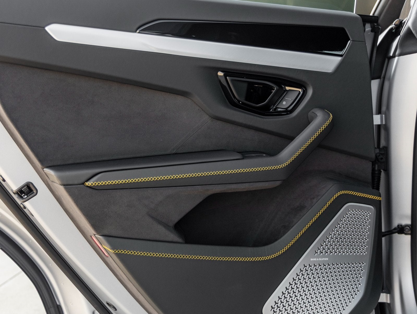 2026 Lamborghini Urus SE