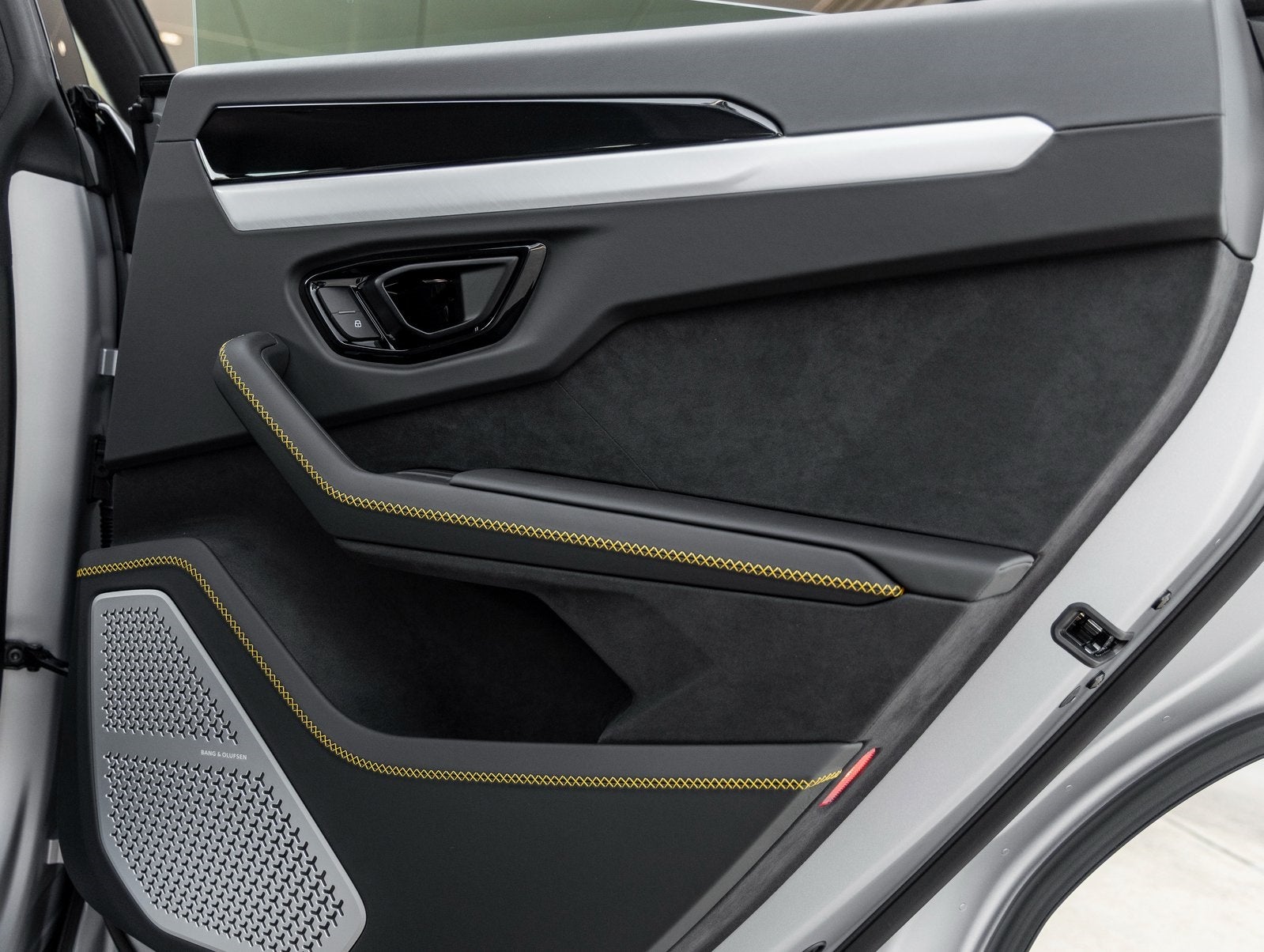 2026 Lamborghini Urus SE