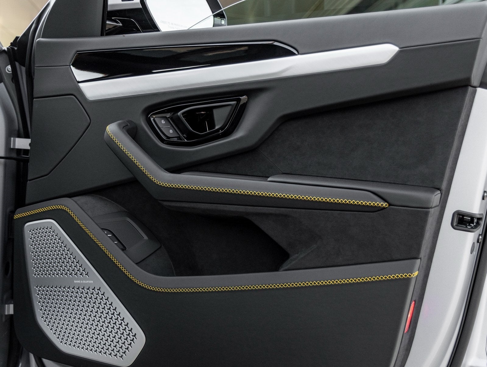 2026 Lamborghini Urus SE