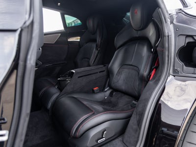 2025 Ferrari Purosangue Base