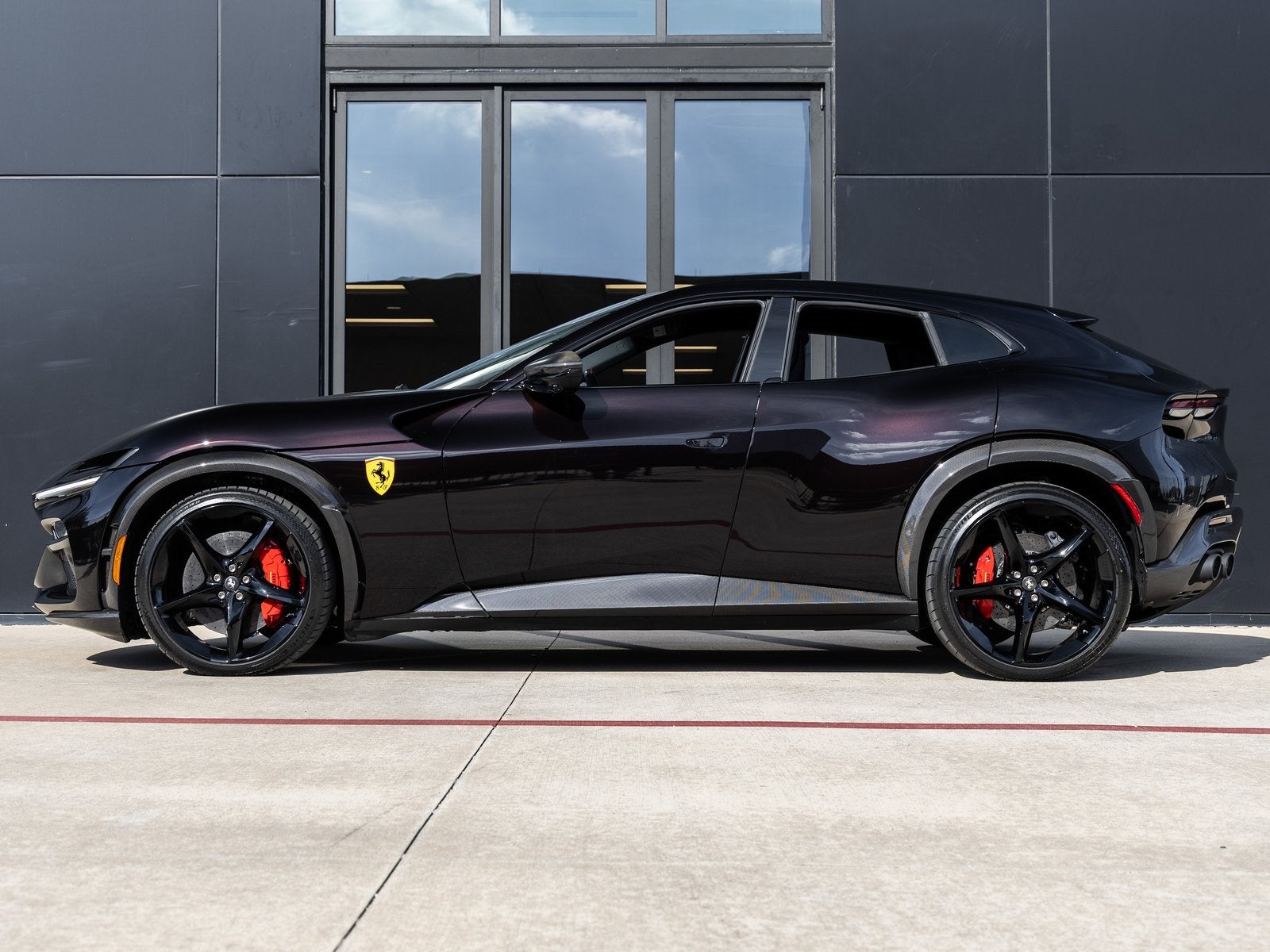 2025 Ferrari Purosangue Base