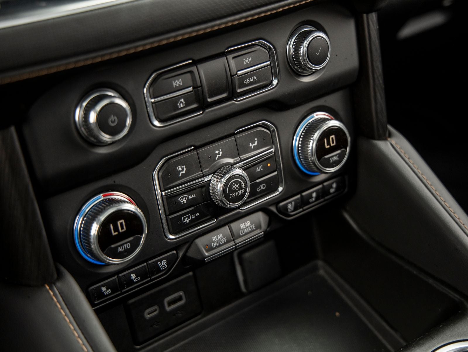 2024 GMC Yukon XL AT4