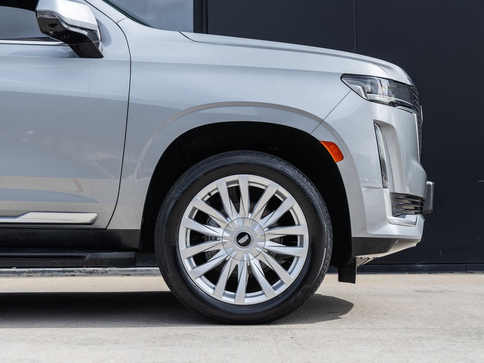 2024 Cadillac Escalade Luxury