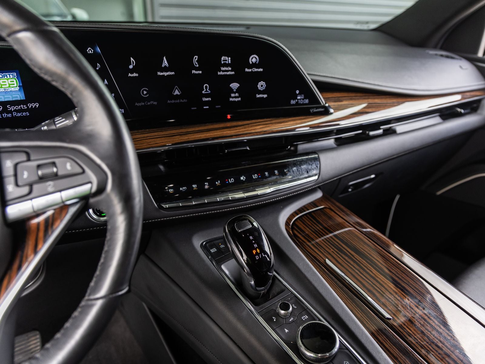 2024 Cadillac Escalade Luxury