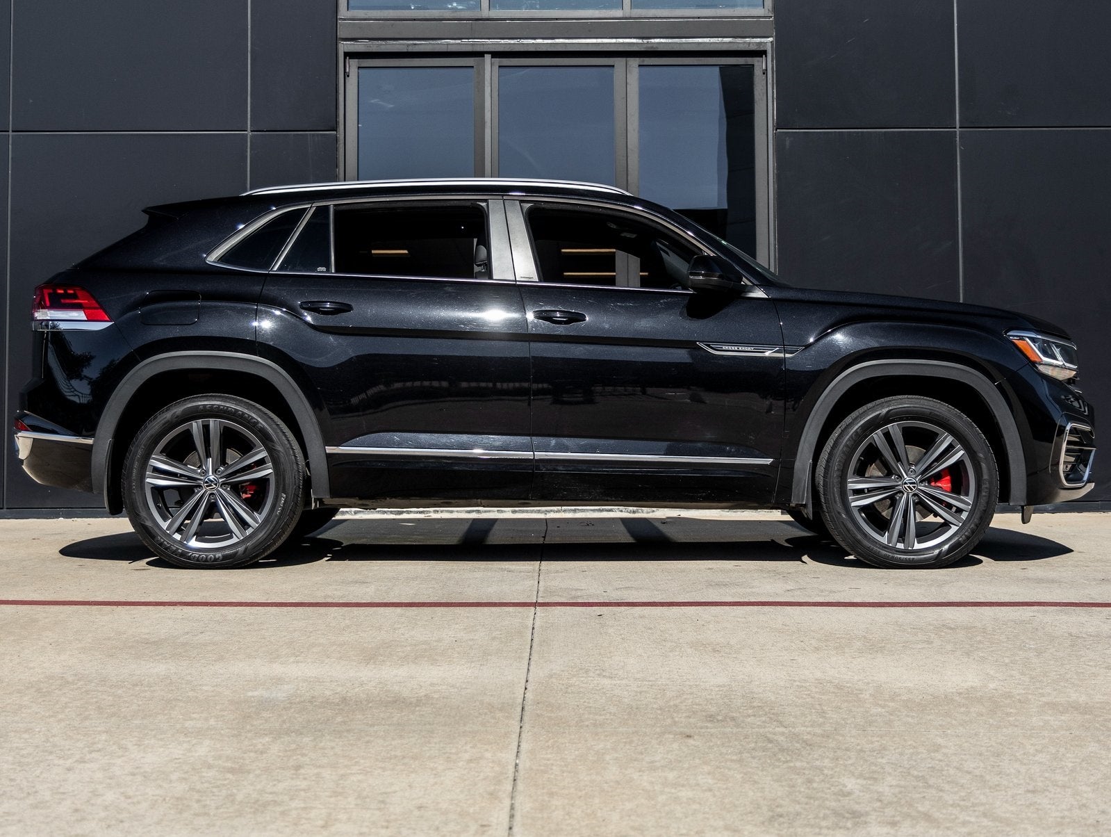 2021 Volkswagen Atlas Cross Sport 3.6L V6 SE w/Technology R-Line