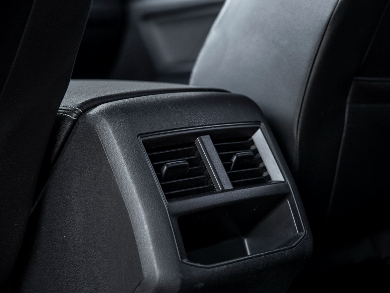 2021 Volkswagen Atlas Cross Sport 3.6L V6 SE w/Technology R-Line