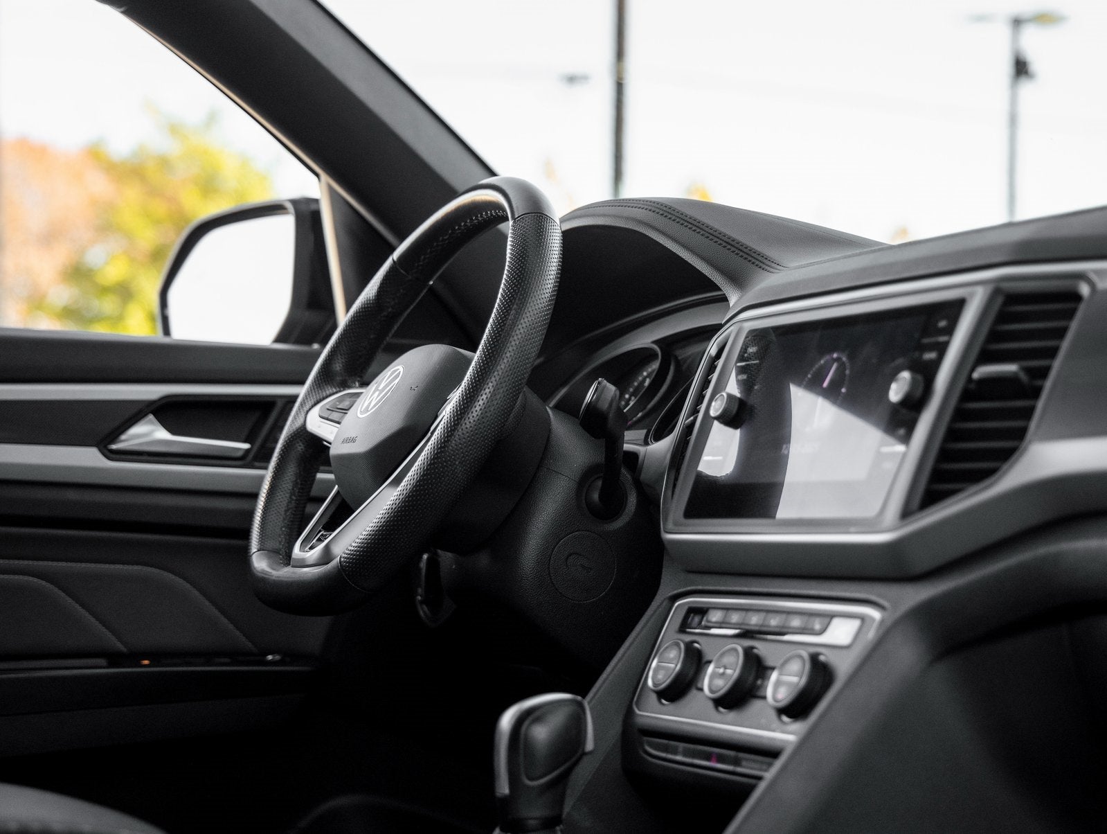 2021 Volkswagen Atlas Cross Sport 3.6L V6 SE w/Technology R-Line