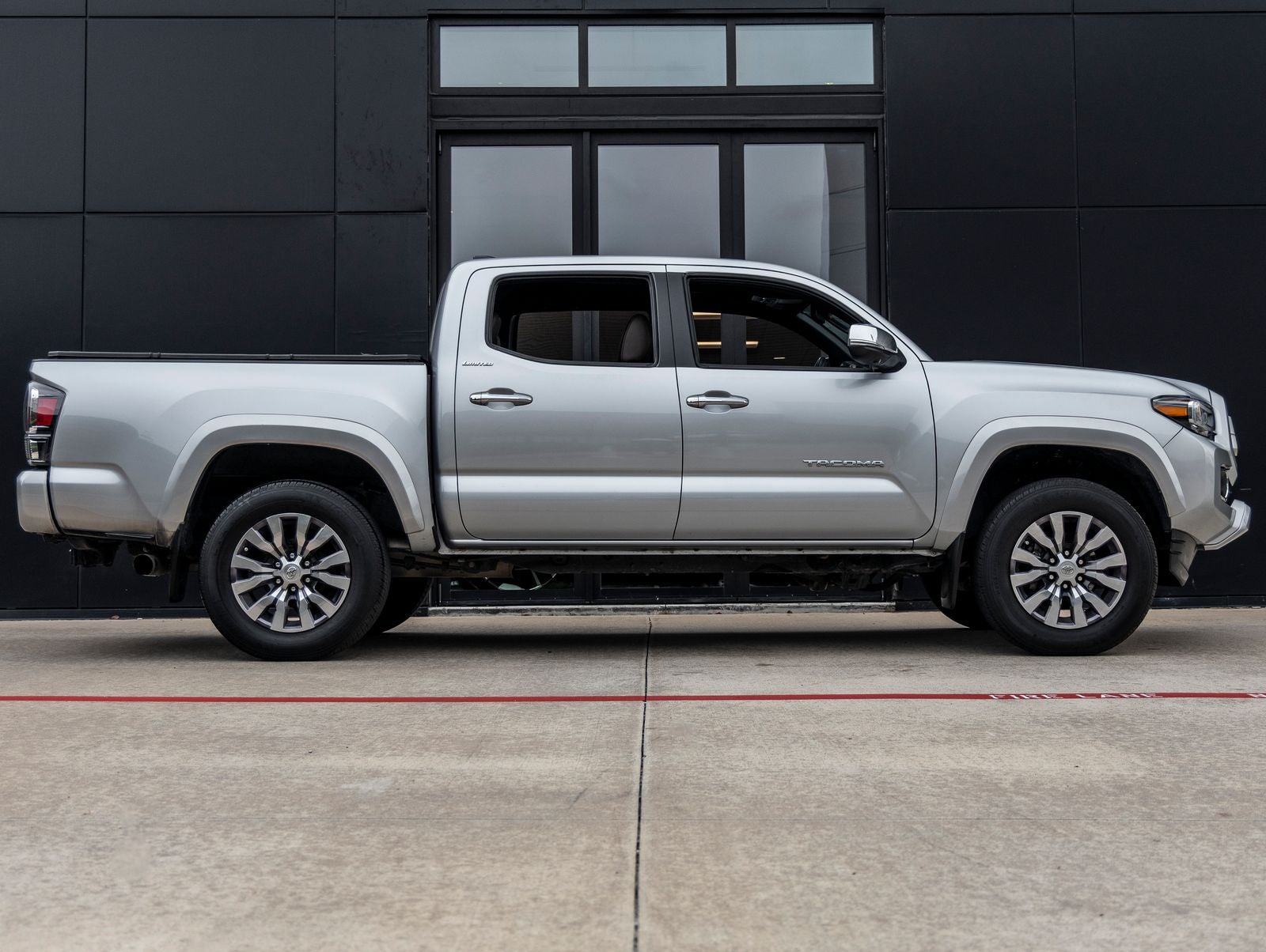2022 Toyota Tacoma Limited V6