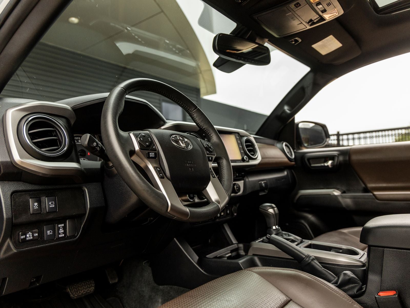 2022 Toyota Tacoma Limited V6