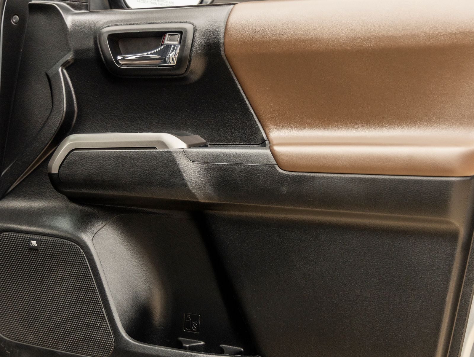 2022 Toyota Tacoma Limited V6