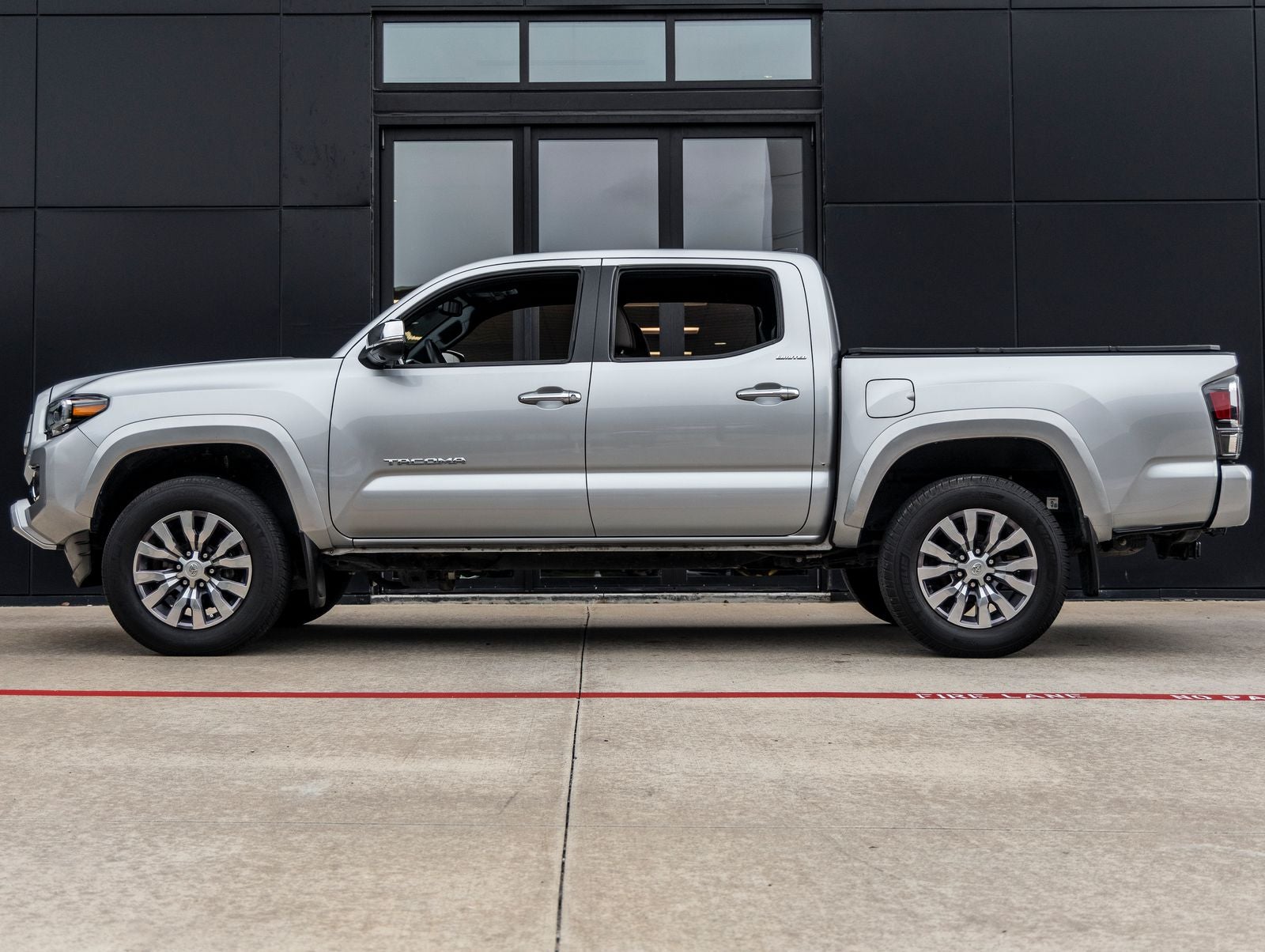 2022 Toyota Tacoma Limited V6