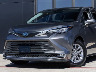 2023 Toyota Sienna XLE