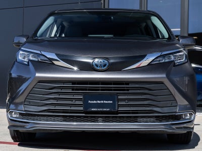 2023 Toyota Sienna XLE