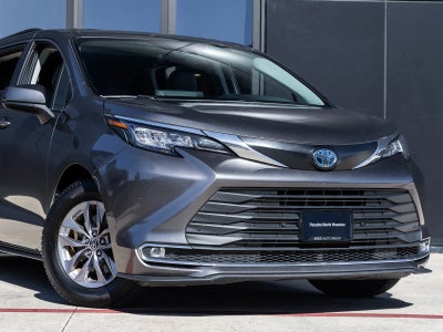 2023 Toyota Sienna XLE