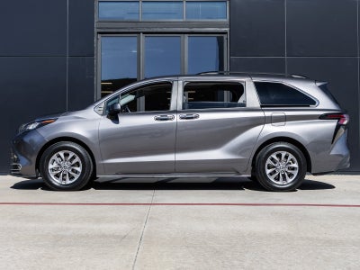 2023 Toyota Sienna XLE