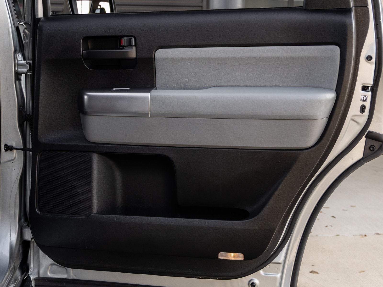 2020 Toyota Sequoia SR5 5.7L