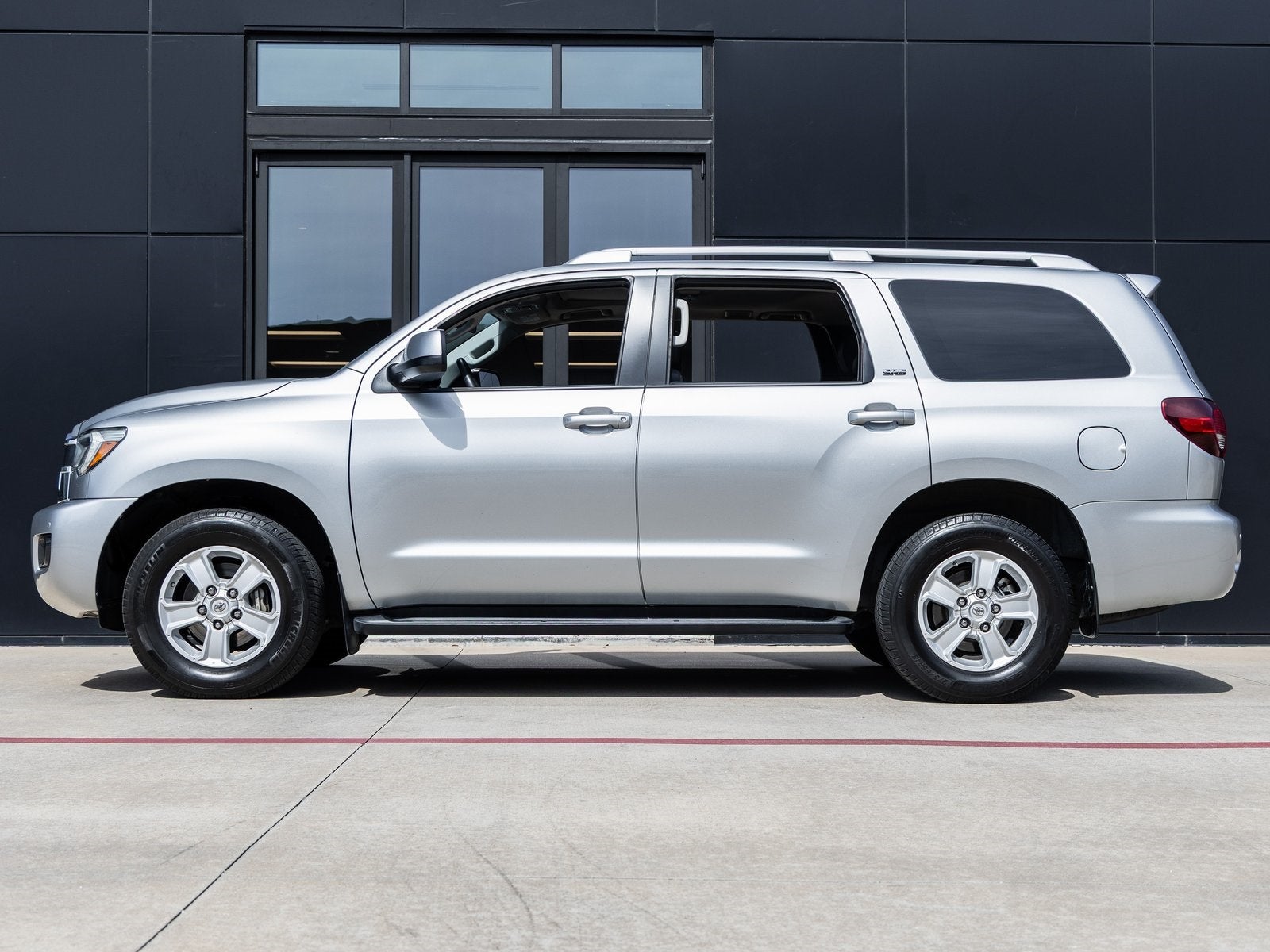 2020 Toyota Sequoia SR5 5.7L