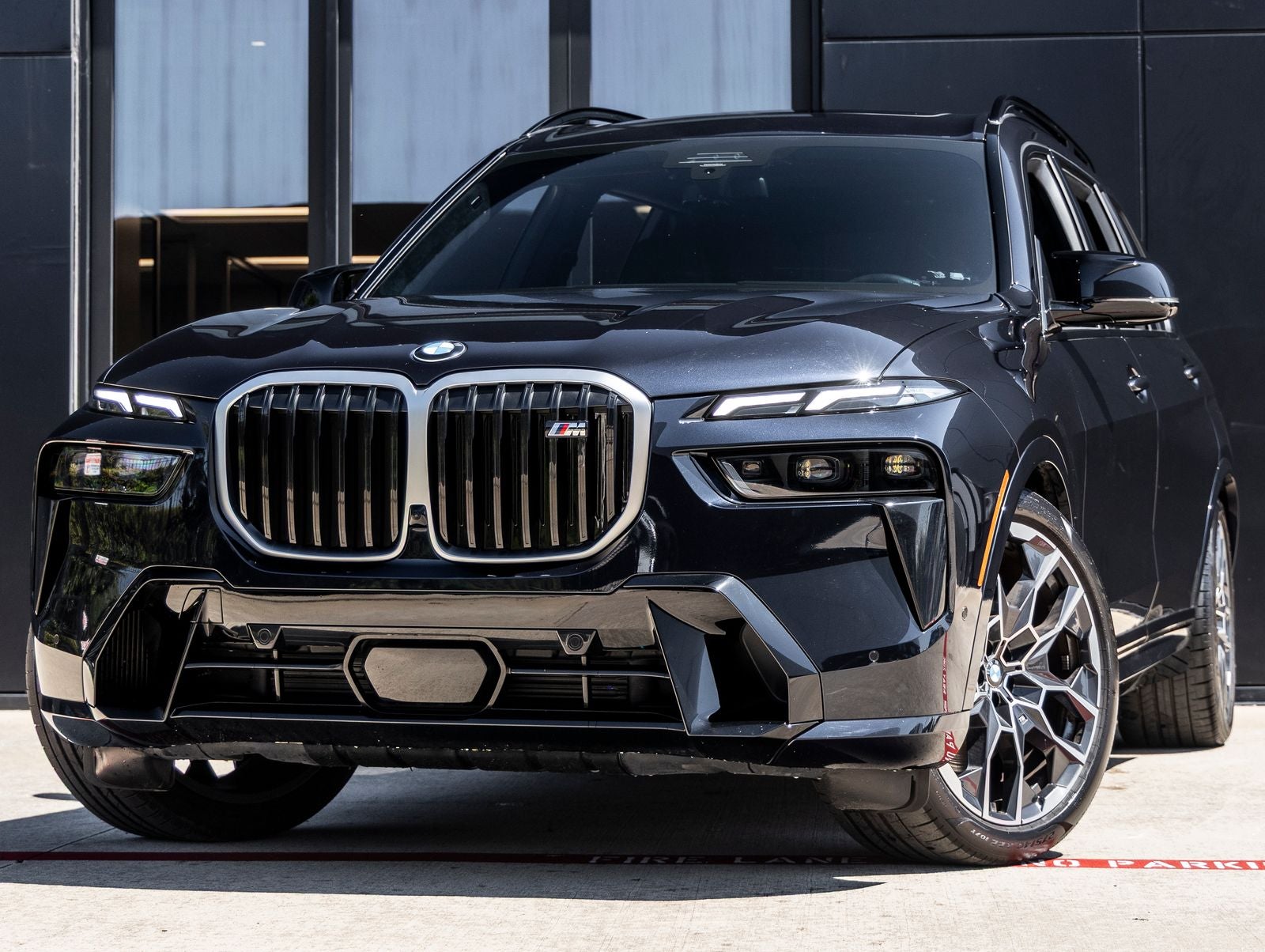 2024 BMW X7 M60i
