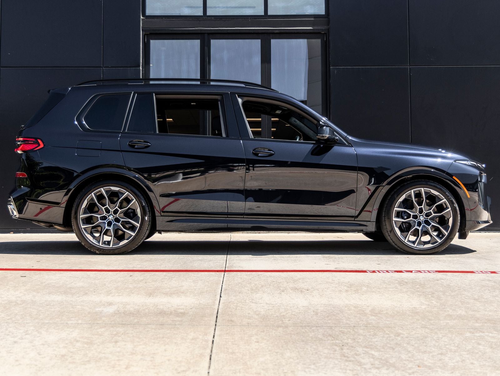 2024 BMW X7 M60i