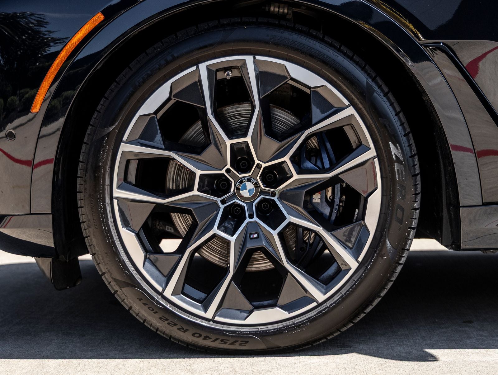 2024 BMW X7 M60i